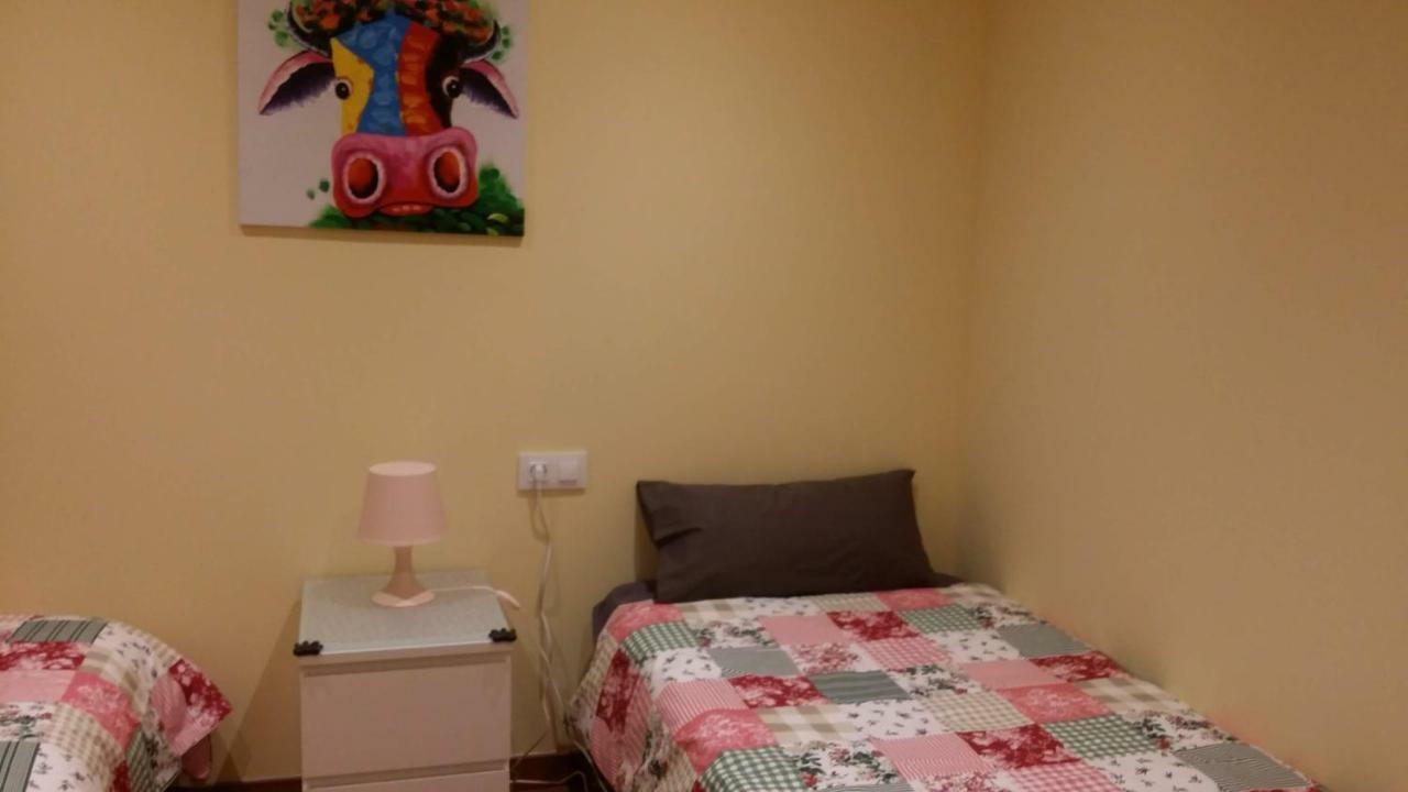 Apartamentos Ferrán Paqui Roses Exterior foto